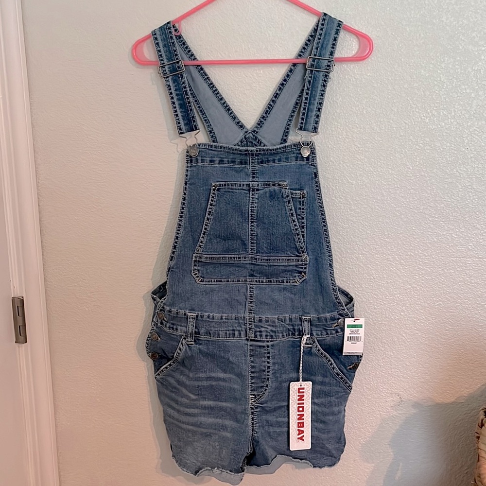 Juniors Union Bay cut off Jean short overalls size large New with tags